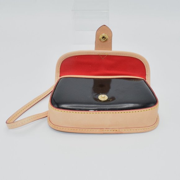 Dooney & Bourke Wristlet - Picture 3 of 7